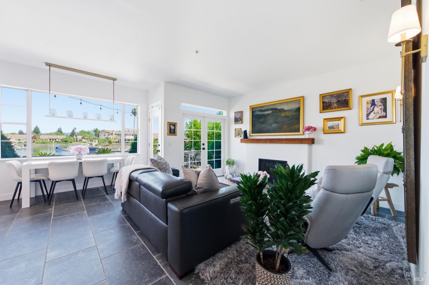 Detail Gallery Image 27 of 67 For 66 S Newport Dr, Napa,  CA 94559 - 4 Beds | 2/1 Baths