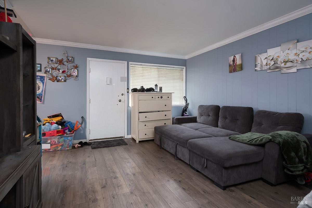 Detail Gallery Image 4 of 7 For 22 Fairfax St #E,  San Rafael,  CA 94901 - 1 Beds | 1 Baths