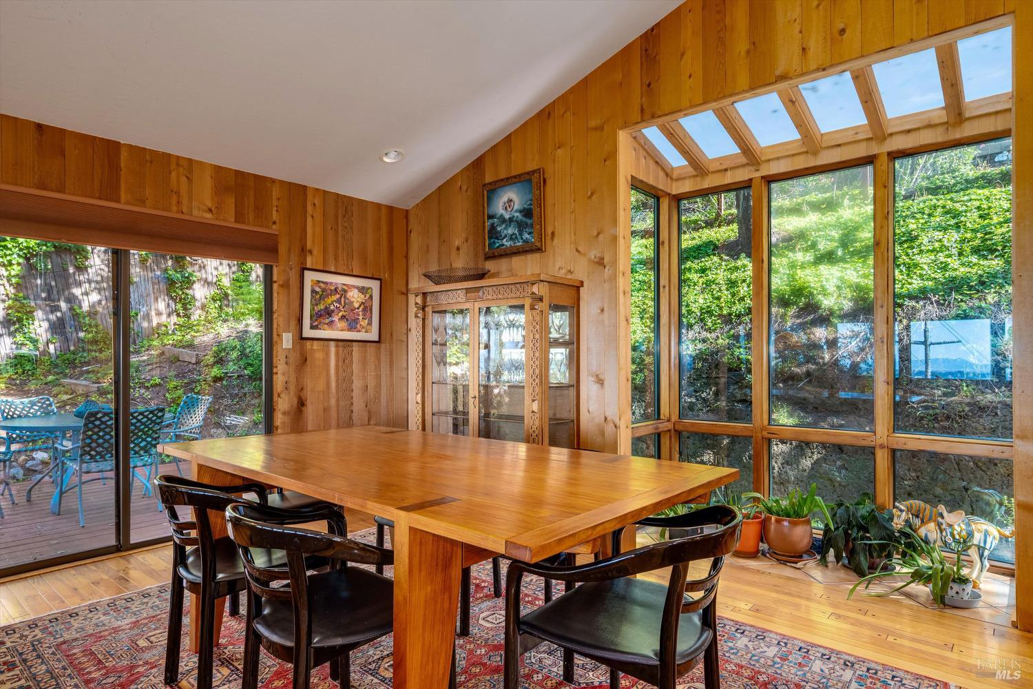 Detail Gallery Image 11 of 37 For 572 Montecito Blvd, Napa,  CA 94559 - 3 Beds | 3 Baths