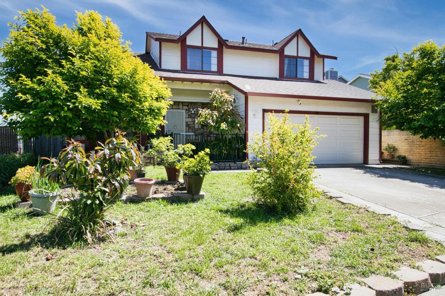 Detail Gallery Image 2 of 35 For 112 Sea Mist Dr, Vallejo,  CA 94591 - 4 Beds | 2/1 Baths