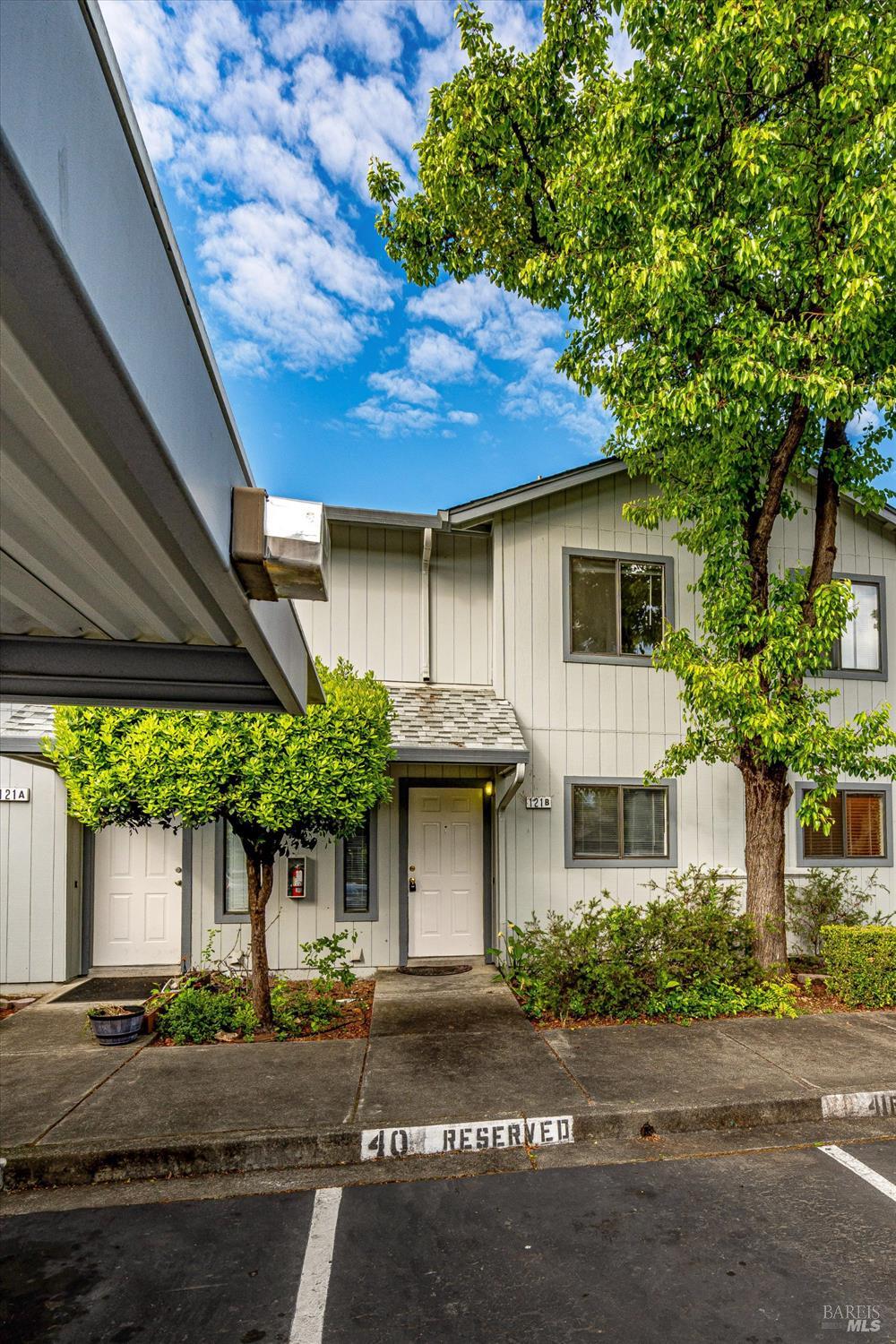 Detail Gallery Image 4 of 42 For 121 Elbridge Ave #B,  Cloverdale,  CA 95425 - 2 Beds | 2 Baths