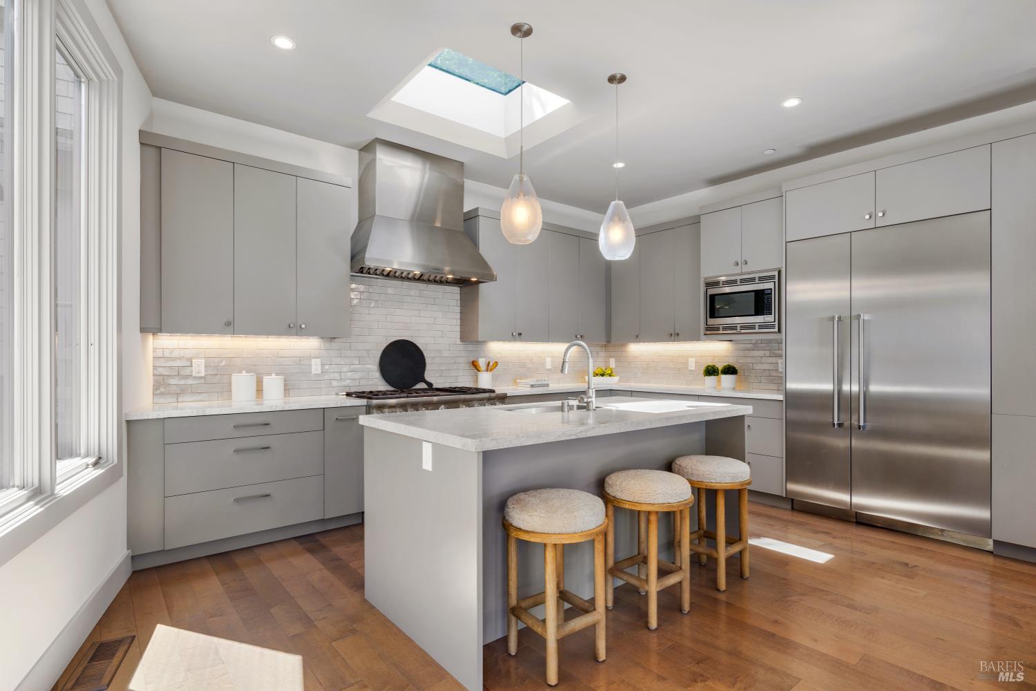 Detail Gallery Image 29 of 77 For 290 Beach Rd, Belvedere,  CA 94920 - 6 Beds | 5 Baths