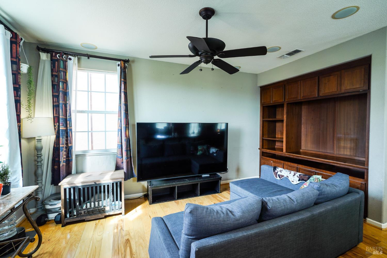 Detail Gallery Image 19 of 38 For 2740 Midtown Ln, Fairfield,  CA 94533 - 3 Beds | 2/1 Baths