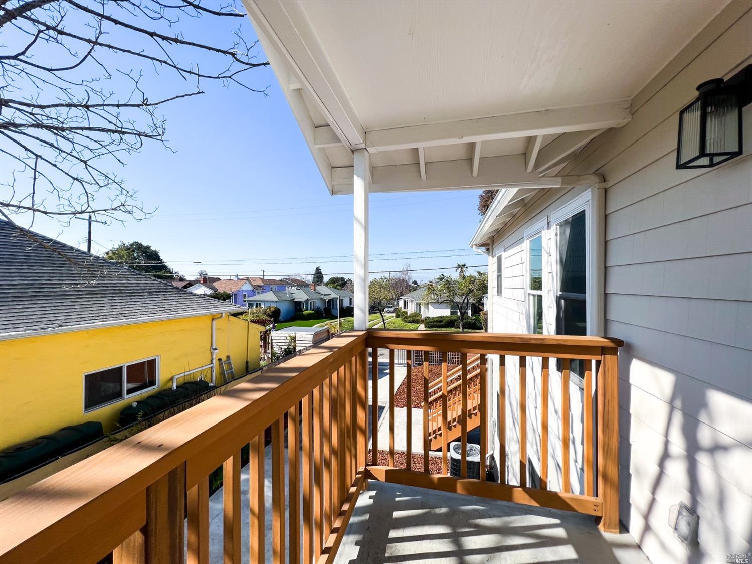 Detail Gallery Image 23 of 26 For 1418 Northside Ave, Berkeley,  CA 94702 - 4 Beds | 4 Baths