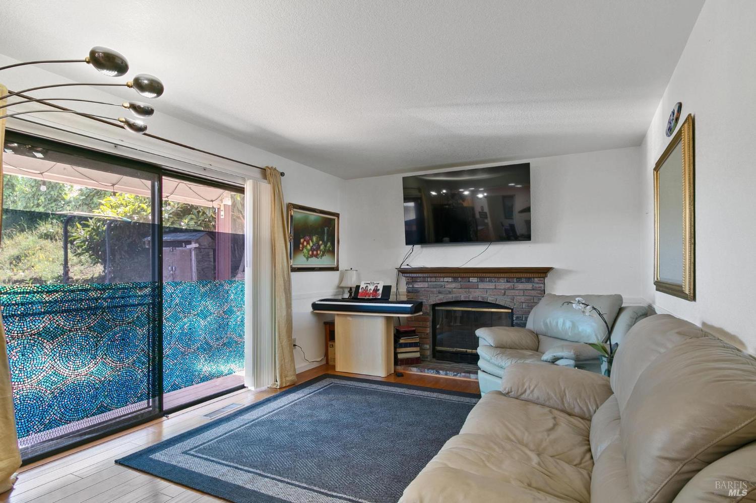 Detail Gallery Image 11 of 35 For 112 Sea Mist Dr, Vallejo,  CA 94591 - 4 Beds | 2/1 Baths