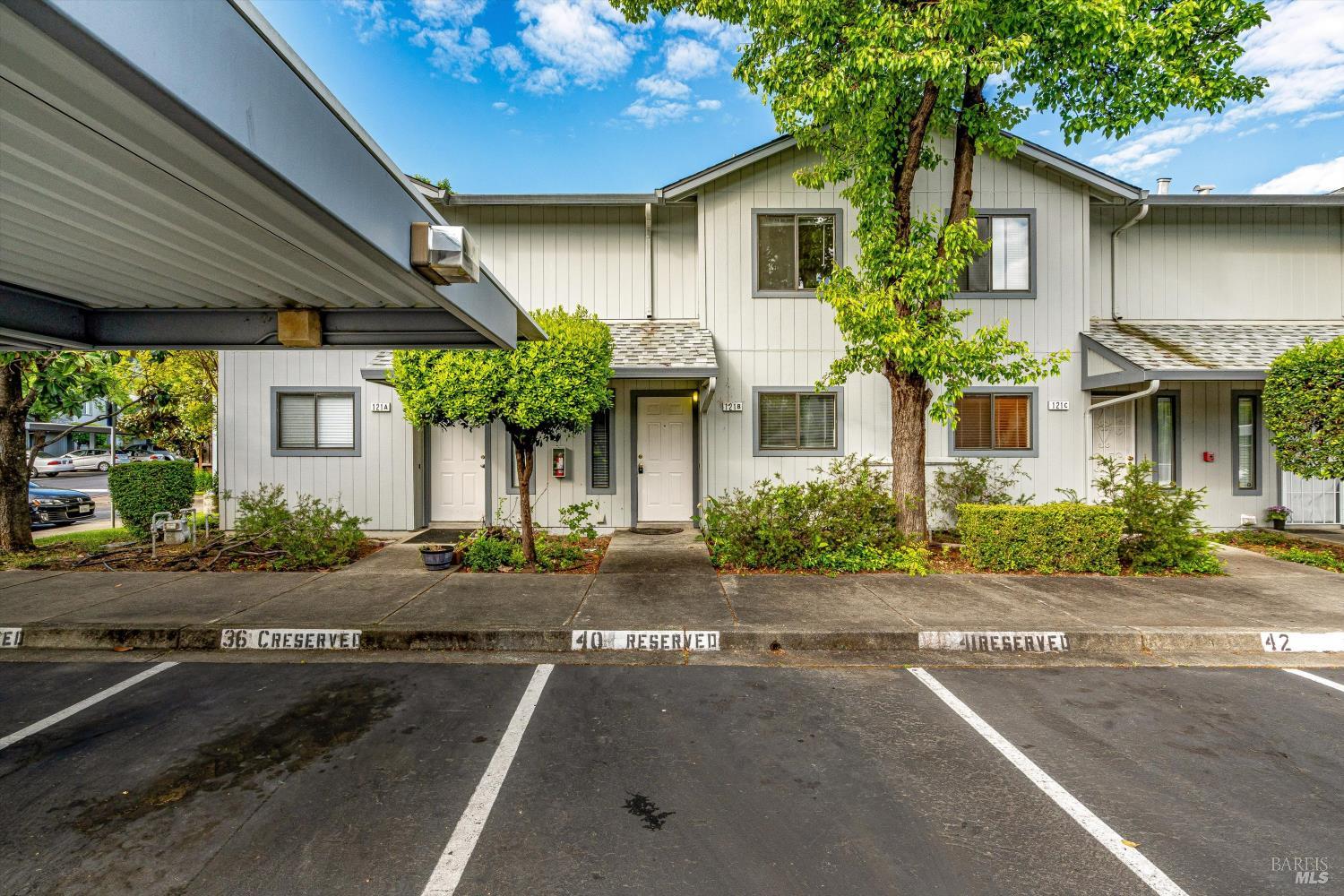 Detail Gallery Image 2 of 42 For 121 Elbridge Ave #B,  Cloverdale,  CA 95425 - 2 Beds | 2 Baths