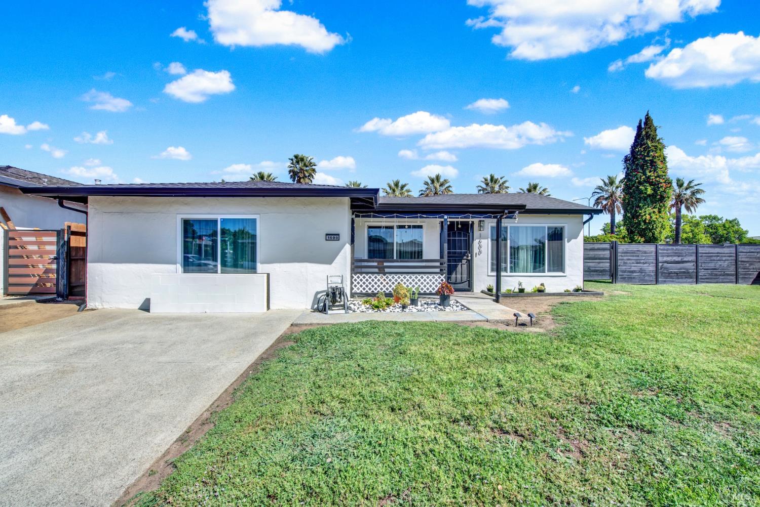 Detail Gallery Image 2 of 64 For 1600 Michigan St, Fairfield,  CA 94533 - 3 Beds | 2 Baths