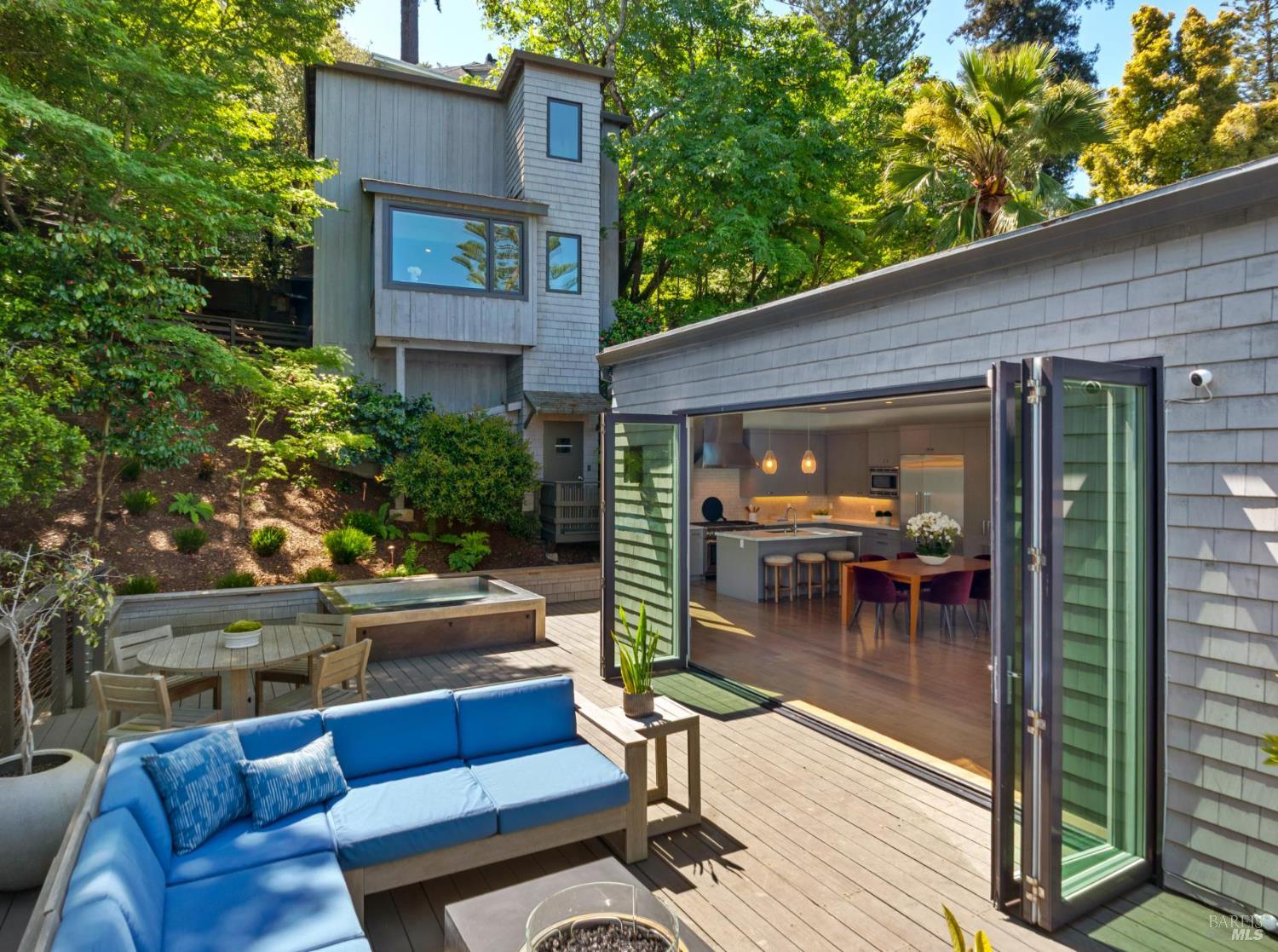 Detail Gallery Image 53 of 77 For 290 Beach Rd, Belvedere,  CA 94920 - 6 Beds | 5 Baths