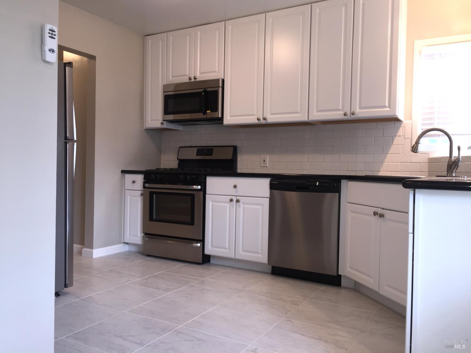 Detail Gallery Image 2 of 5 For 520 Madison St, Napa,  CA 94559 - – Beds | – Baths