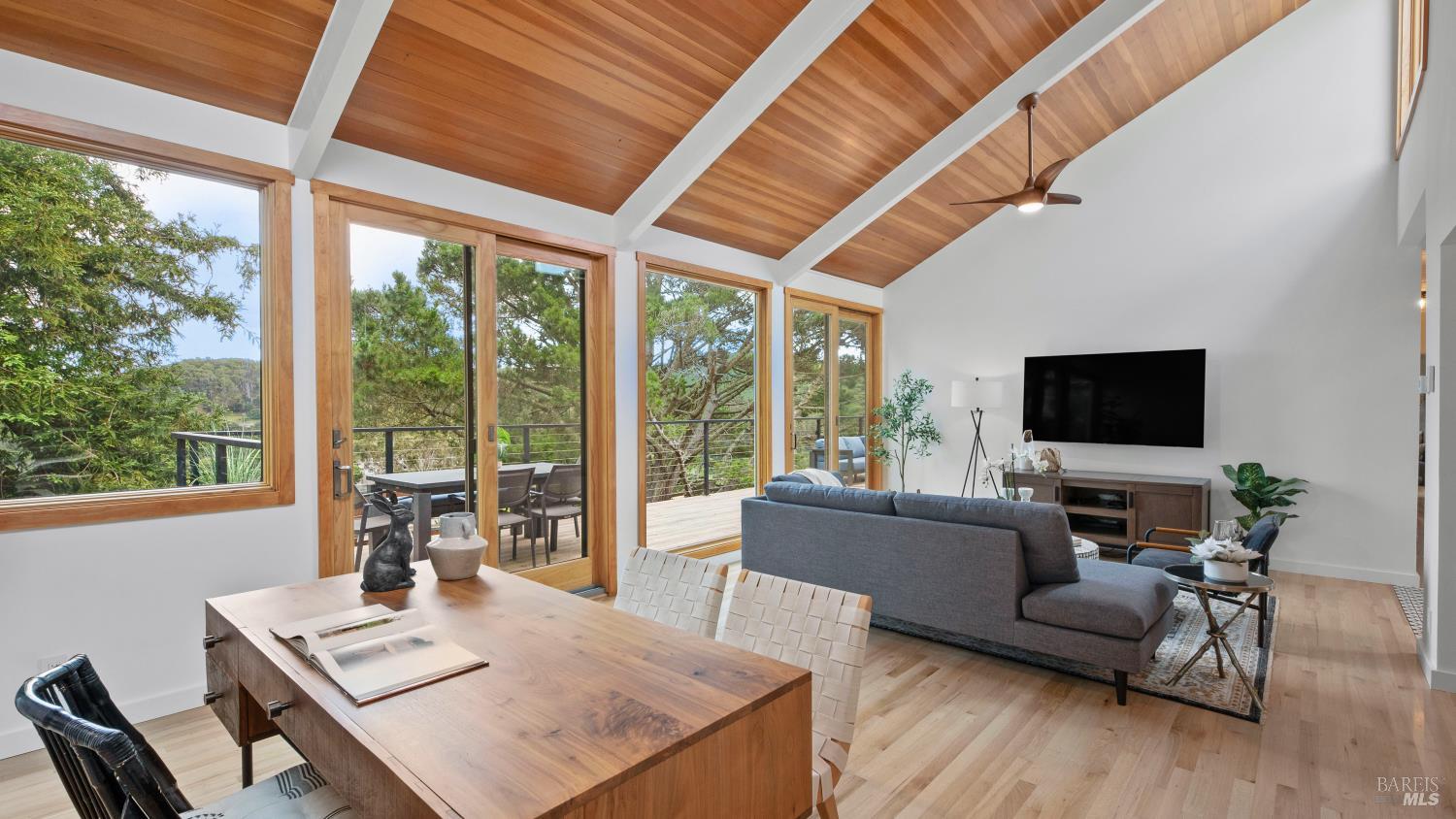 Detail Gallery Image 8 of 29 For 303 Bristol Pl, Mill Valley,  CA 94941 - 3 Beds | 2 Baths