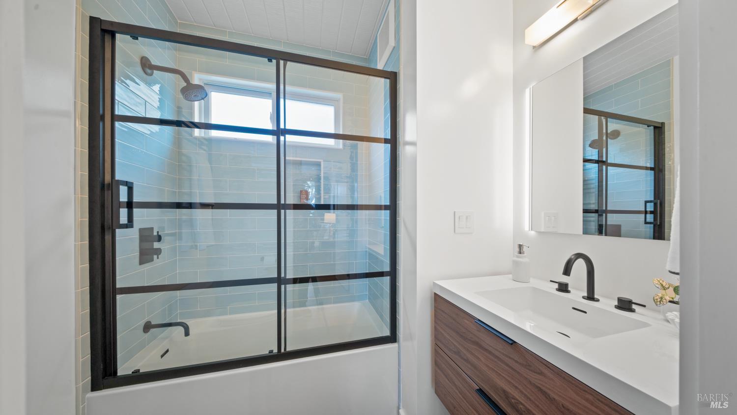 Detail Gallery Image 23 of 29 For 303 Bristol Pl, Mill Valley,  CA 94941 - 3 Beds | 2 Baths