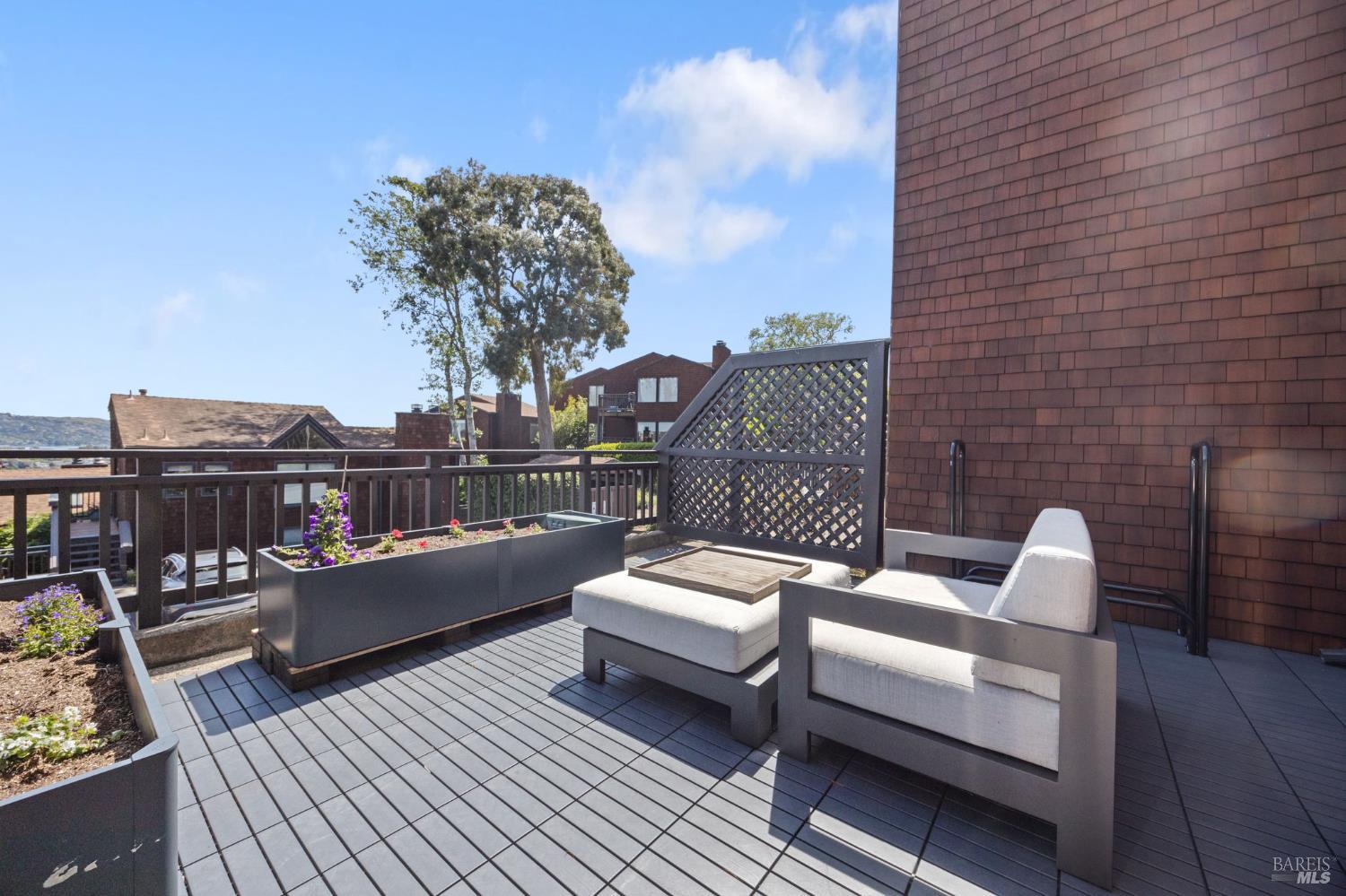 Detail Gallery Image 26 of 42 For 363 Headlands Ct, Sausalito,  CA 94965 - 2 Beds | 2/1 Baths