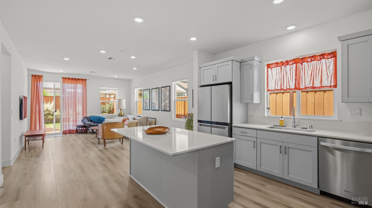 Detail Gallery Image 6 of 52 For 3044 Balance Cir, Fairfield,  CA 94533 - 3 Beds | 2 Baths