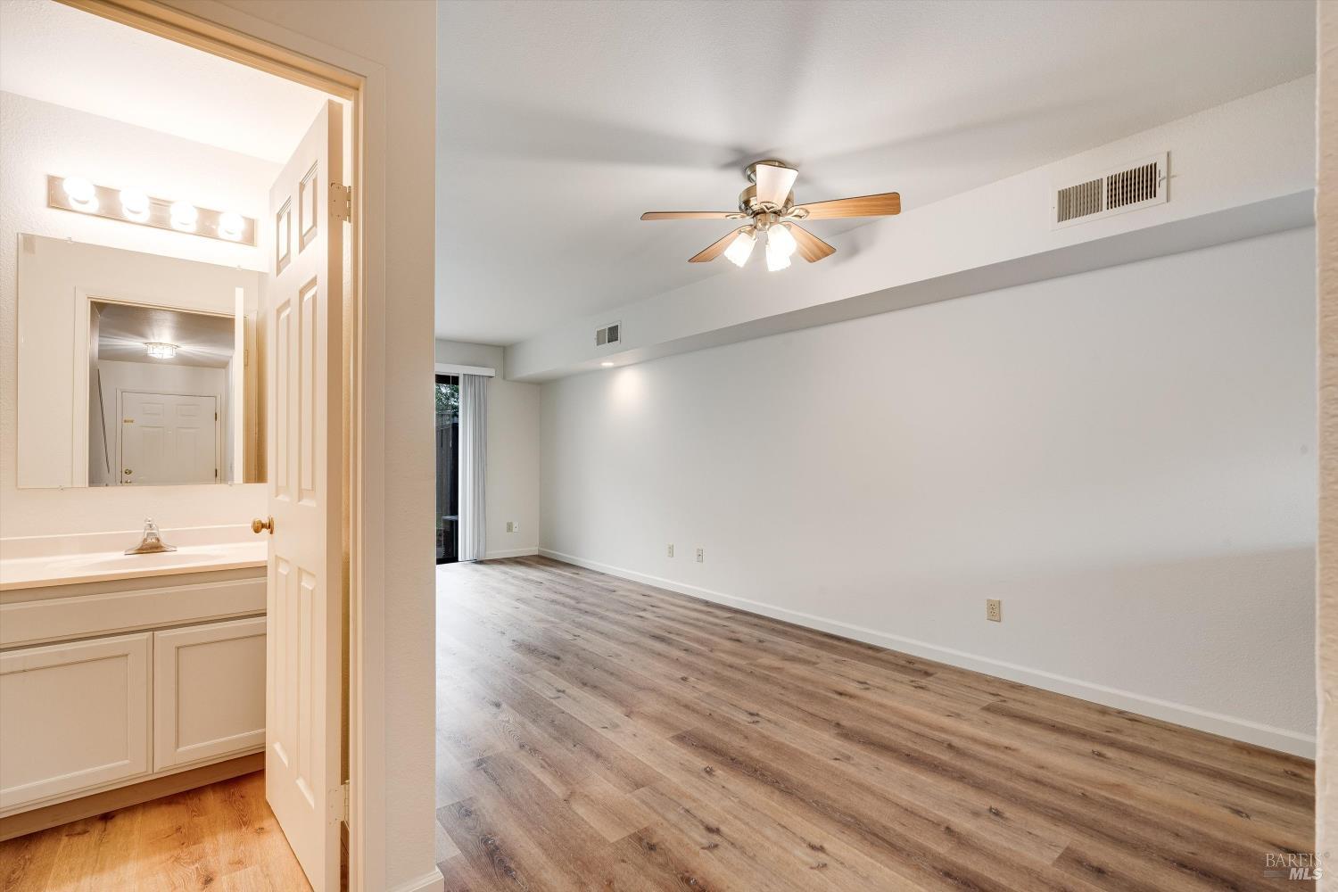 Detail Gallery Image 16 of 42 For 121 Elbridge Ave #B,  Cloverdale,  CA 95425 - 2 Beds | 2 Baths