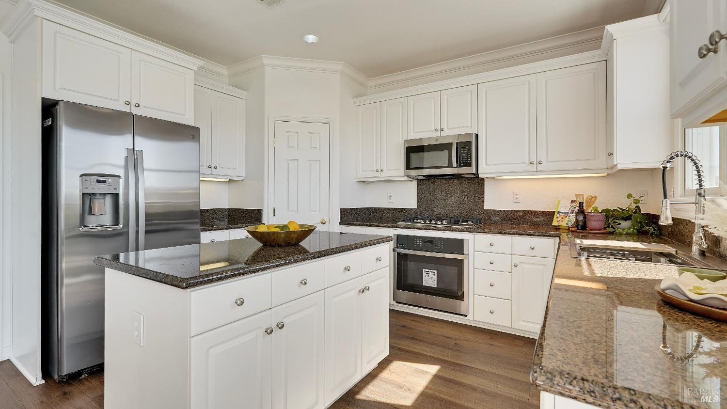 Detail Gallery Image 25 of 82 For 574 Anderson Ln, Benicia,  CA 94510 - 3 Beds | 2/1 Baths