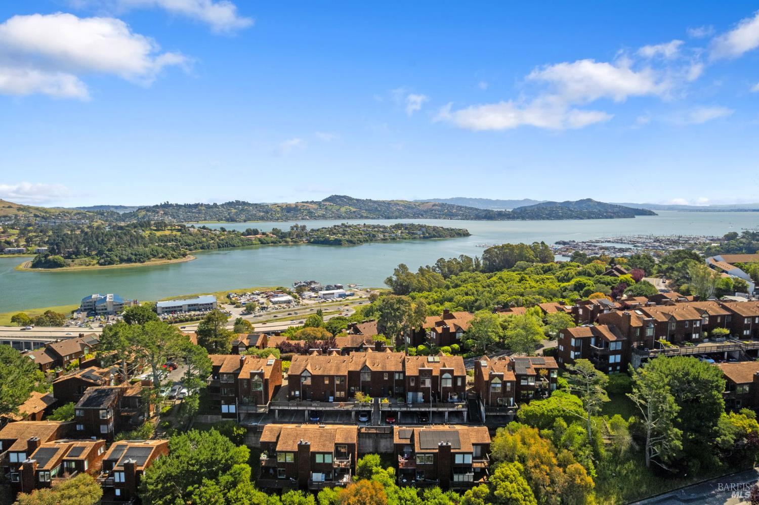 Detail Gallery Image 32 of 42 For 363 Headlands Ct, Sausalito,  CA 94965 - 2 Beds | 2/1 Baths