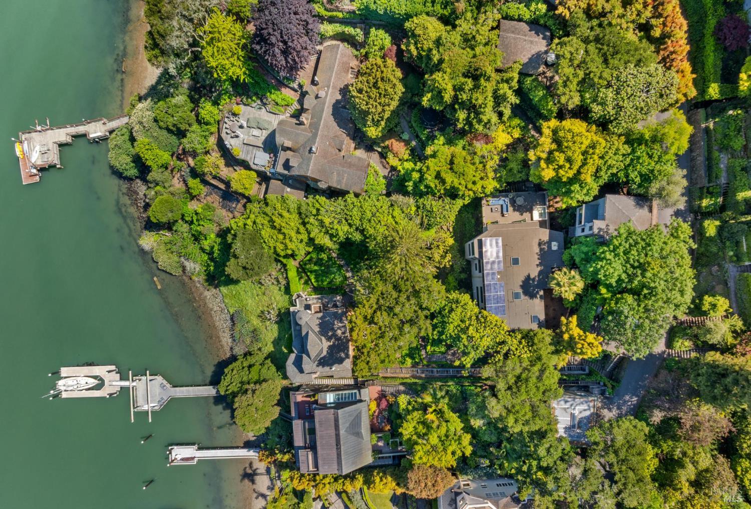 Detail Gallery Image 61 of 77 For 290 Beach Rd, Belvedere,  CA 94920 - 6 Beds | 5 Baths