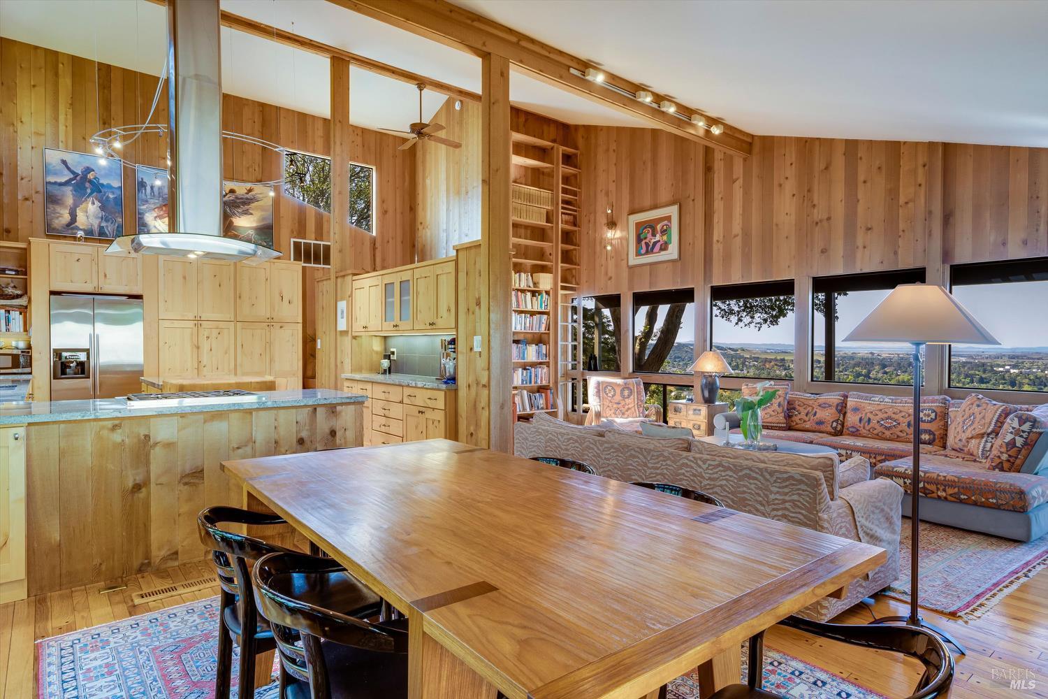 Detail Gallery Image 12 of 37 For 572 Montecito Blvd, Napa,  CA 94559 - 3 Beds | 3 Baths