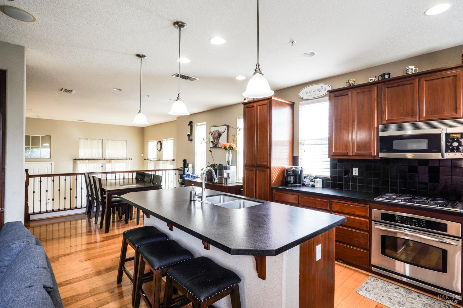 Detail Gallery Image 15 of 38 For 2740 Midtown Ln, Fairfield,  CA 94533 - 3 Beds | 2/1 Baths