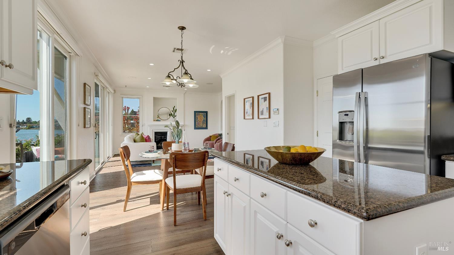 Detail Gallery Image 26 of 82 For 574 Anderson Ln, Benicia,  CA 94510 - 3 Beds | 2/1 Baths