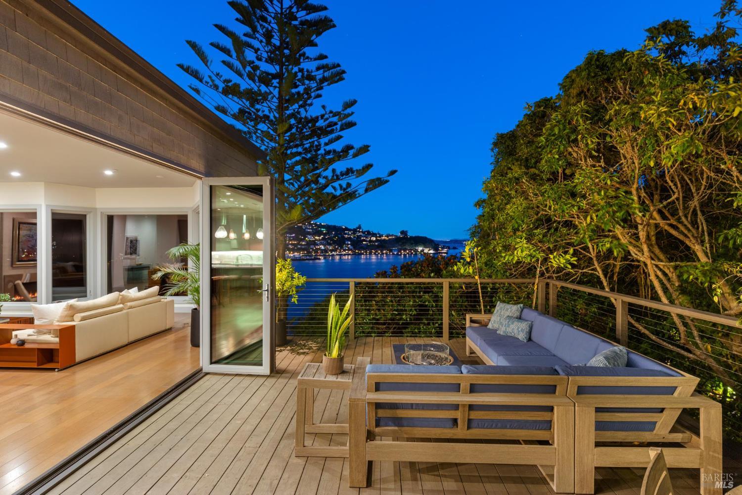 Detail Gallery Image 32 of 77 For 290 Beach Rd, Belvedere,  CA 94920 - 6 Beds | 5 Baths