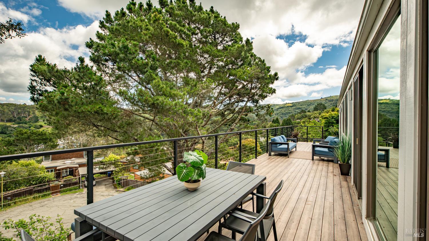 Detail Gallery Image 9 of 29 For 303 Bristol Pl, Mill Valley,  CA 94941 - 3 Beds | 2 Baths