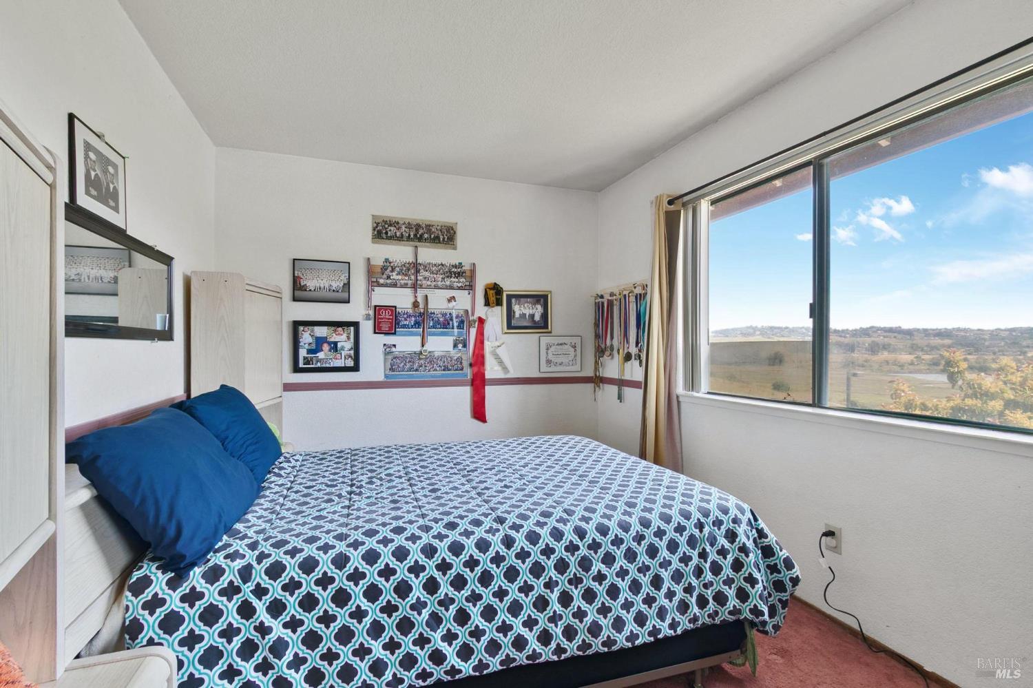 Detail Gallery Image 18 of 35 For 112 Sea Mist Dr, Vallejo,  CA 94591 - 4 Beds | 2/1 Baths