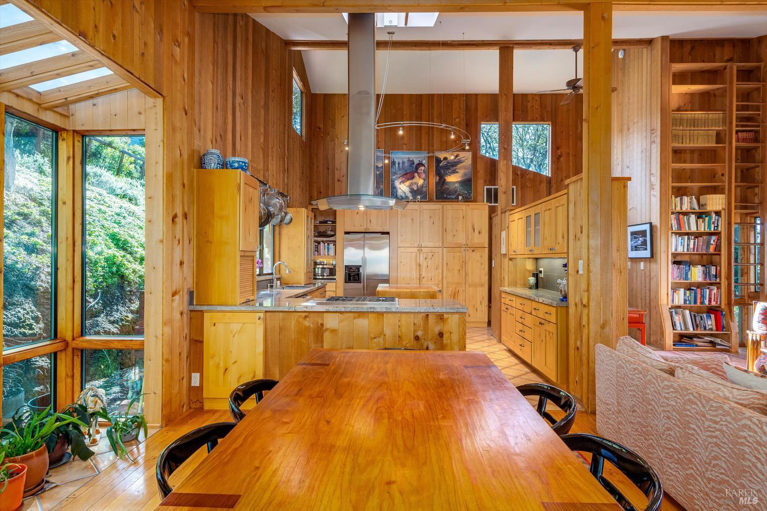 Detail Gallery Image 14 of 37 For 572 Montecito Blvd, Napa,  CA 94559 - 3 Beds | 3 Baths