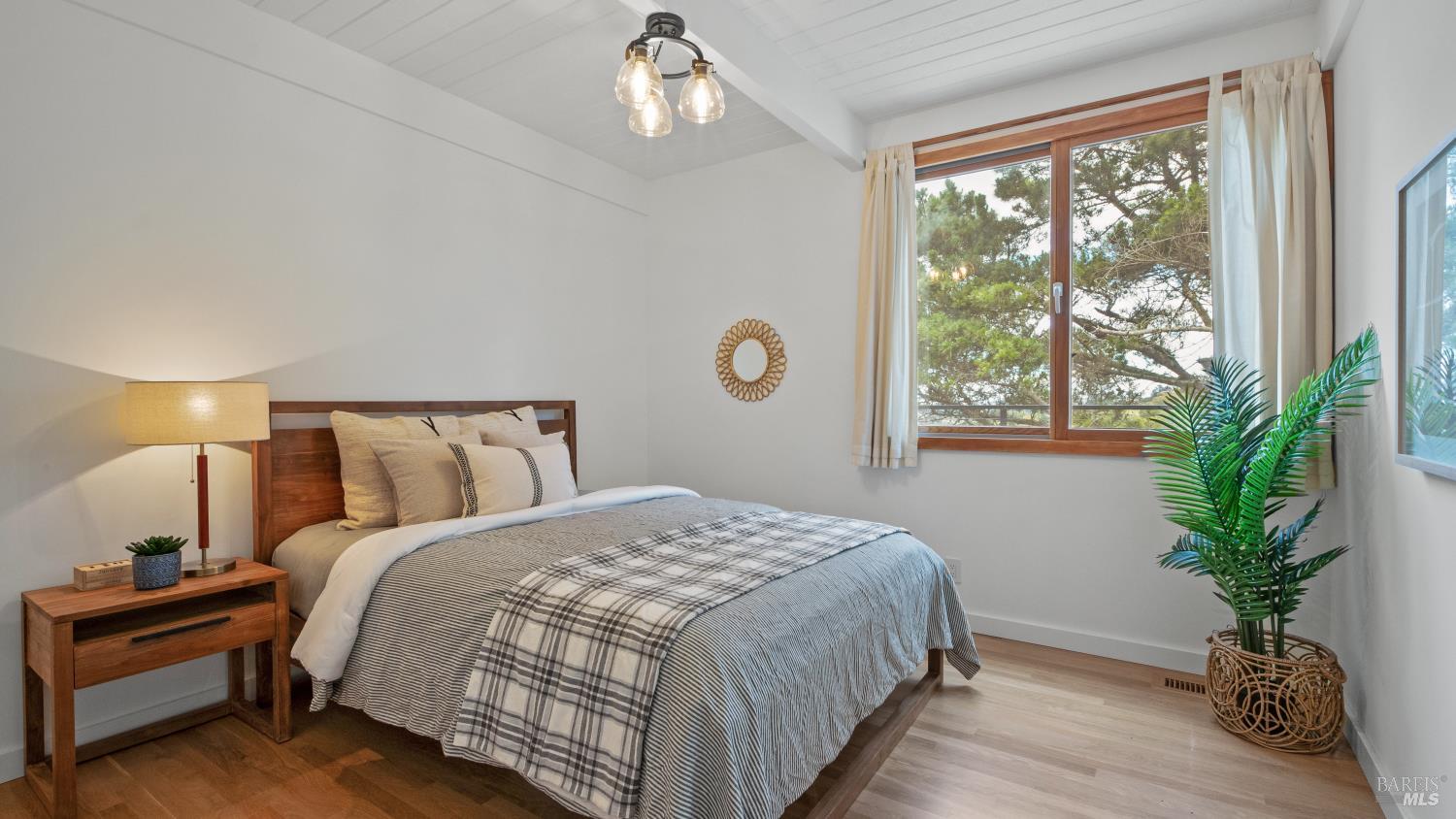 Detail Gallery Image 21 of 29 For 303 Bristol Pl, Mill Valley,  CA 94941 - 3 Beds | 2 Baths