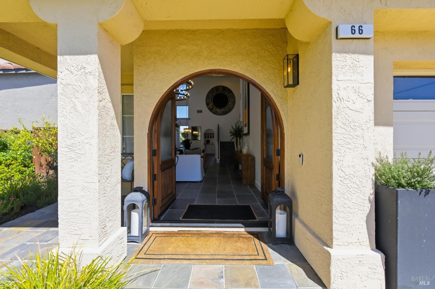 Detail Gallery Image 12 of 67 For 66 S Newport Dr, Napa,  CA 94559 - 4 Beds | 2/1 Baths
