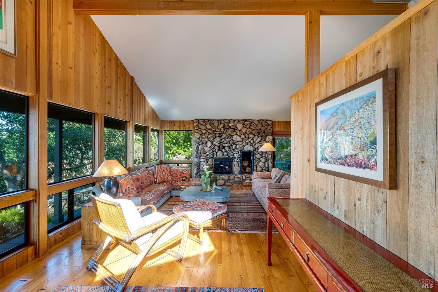 Detail Gallery Image 6 of 37 For 572 Montecito Blvd, Napa,  CA 94559 - 3 Beds | 3 Baths