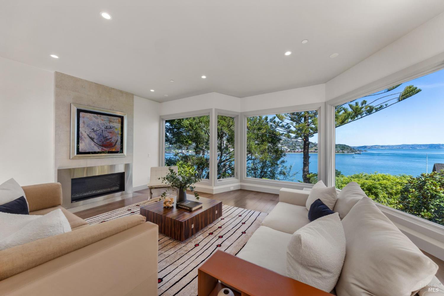 Detail Gallery Image 7 of 77 For 290 Beach Rd, Belvedere,  CA 94920 - 6 Beds | 5 Baths