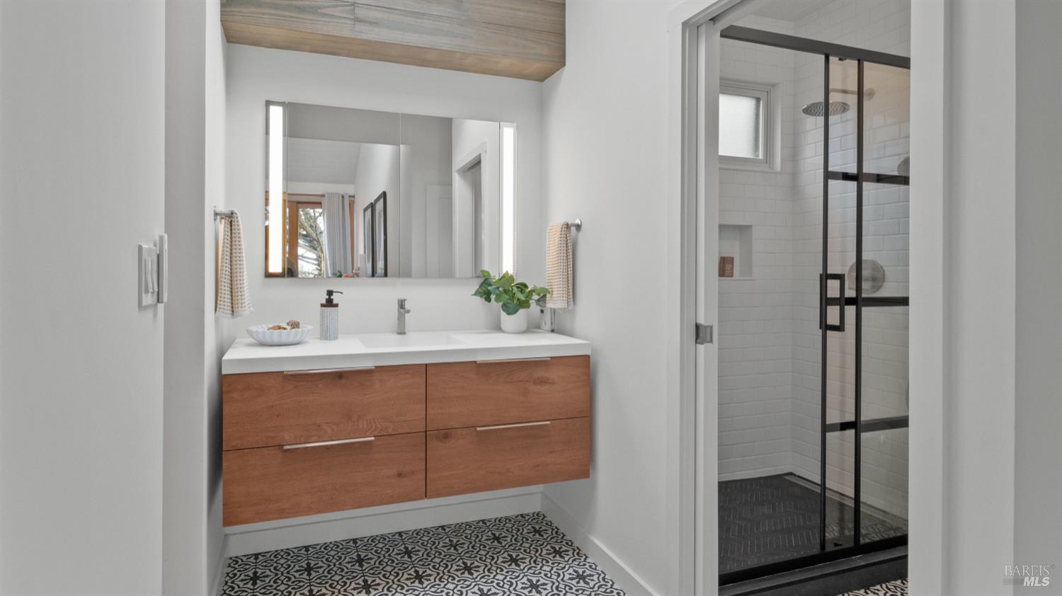 Detail Gallery Image 20 of 29 For 303 Bristol Pl, Mill Valley,  CA 94941 - 3 Beds | 2 Baths