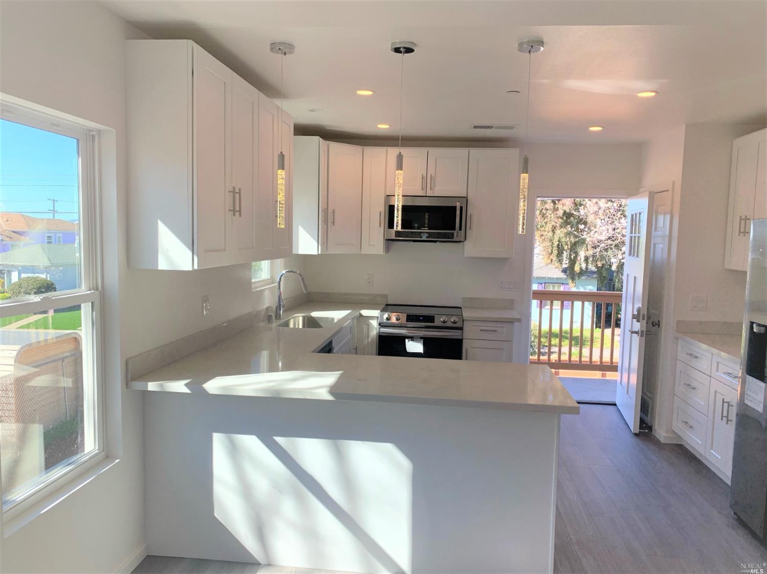 Detail Gallery Image 17 of 26 For 1418 Northside Ave, Berkeley,  CA 94702 - 4 Beds | 4 Baths