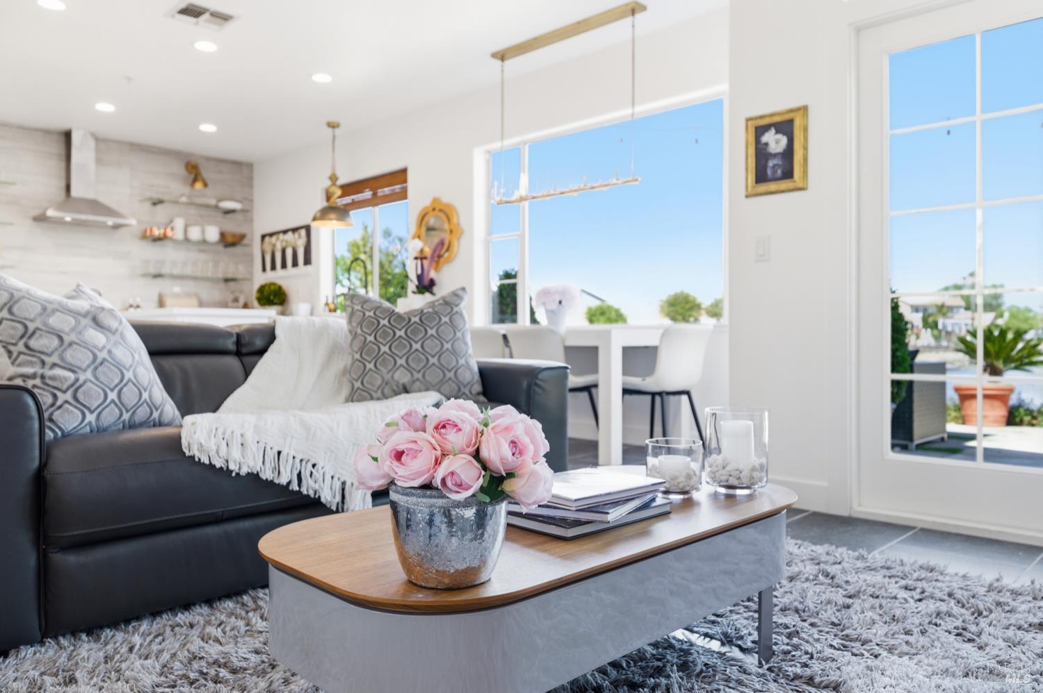 Detail Gallery Image 25 of 67 For 66 S Newport Dr, Napa,  CA 94559 - 4 Beds | 2/1 Baths