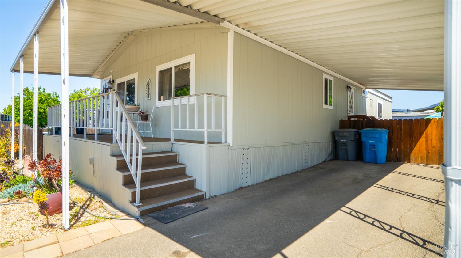 Detail Gallery Image 4 of 36 For 38 Del Rey Dr, Vacaville,  CA 95687 - 3 Beds | 2 Baths