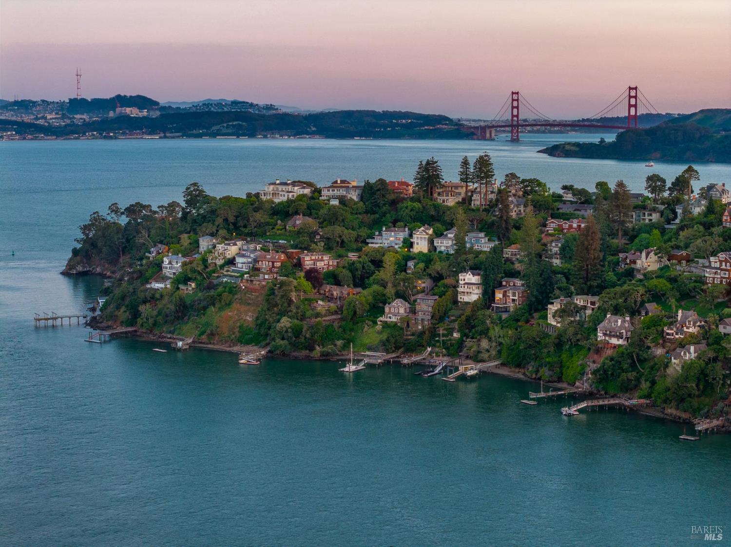 Detail Gallery Image 72 of 77 For 290 Beach Rd, Belvedere,  CA 94920 - 6 Beds | 5 Baths