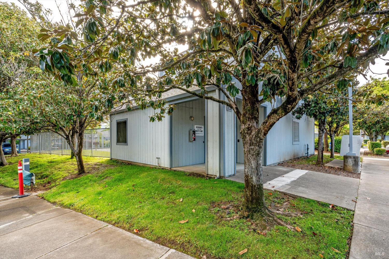 Detail Gallery Image 37 of 42 For 121 Elbridge Ave #B,  Cloverdale,  CA 95425 - 2 Beds | 2 Baths