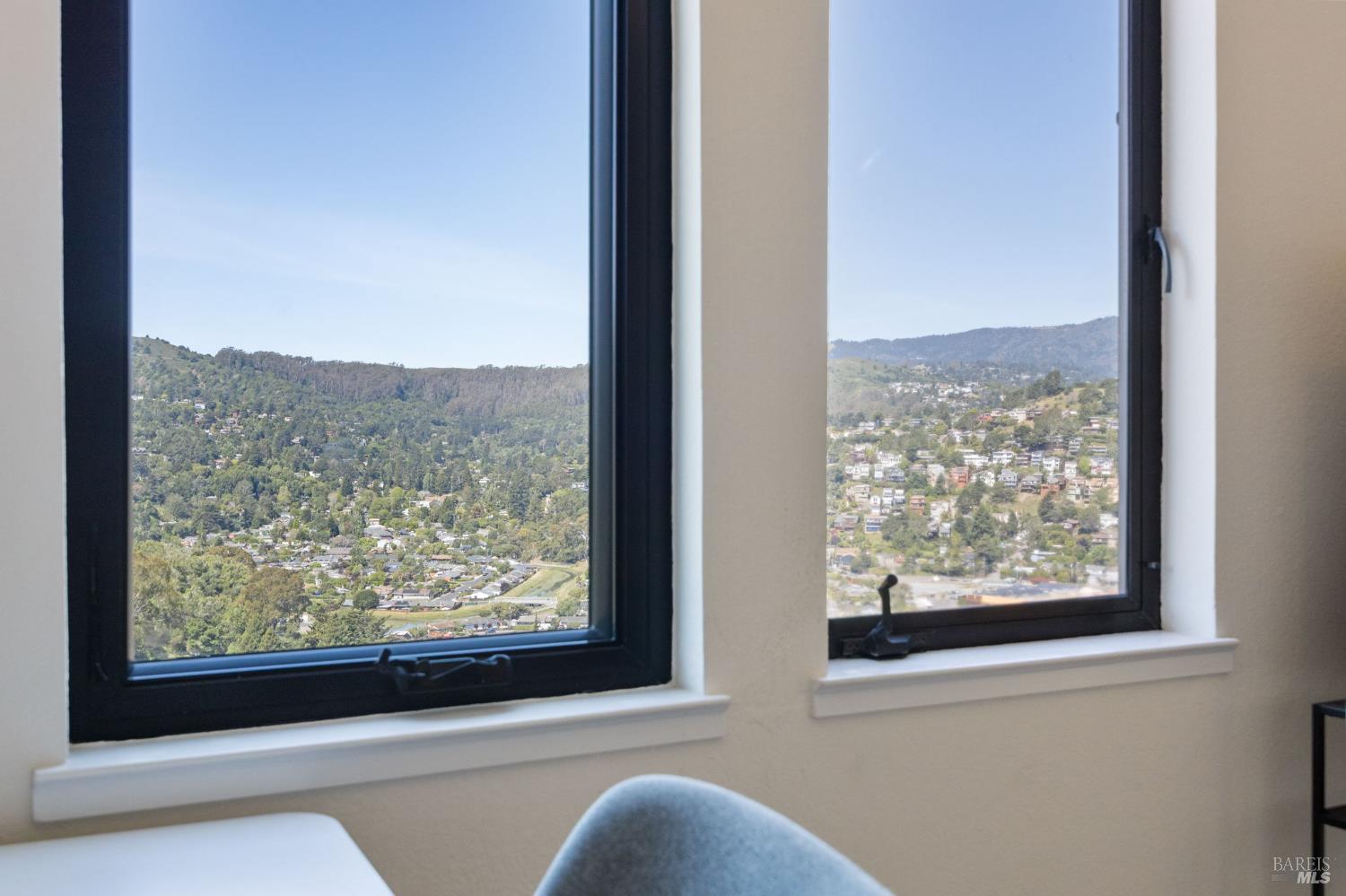 Detail Gallery Image 23 of 42 For 363 Headlands Ct, Sausalito,  CA 94965 - 2 Beds | 2/1 Baths