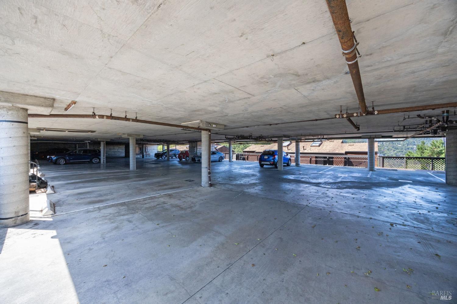 Detail Gallery Image 29 of 42 For 363 Headlands Ct, Sausalito,  CA 94965 - 2 Beds | 2/1 Baths