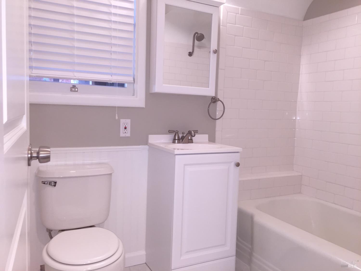 Detail Gallery Image 4 of 5 For 520 Madison St, Napa,  CA 94559 - – Beds | – Baths