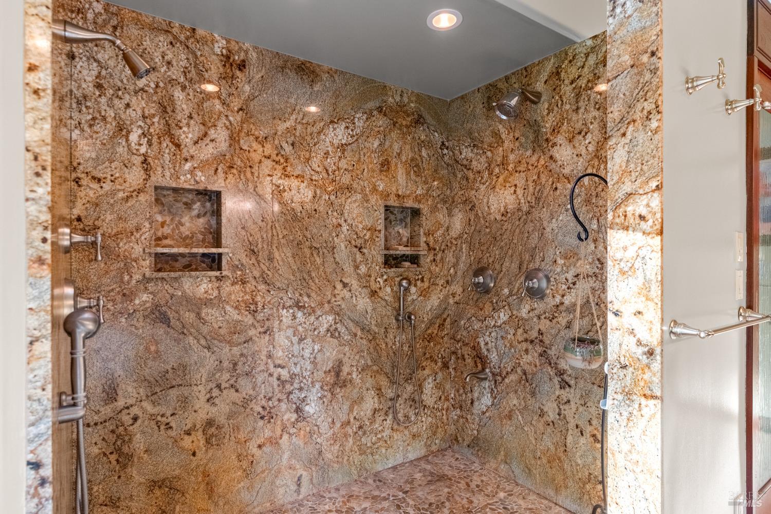 Detail Gallery Image 16 of 41 For 541 Sunset Dr, Angwin,  CA 94508 - 3 Beds | 2/1 Baths