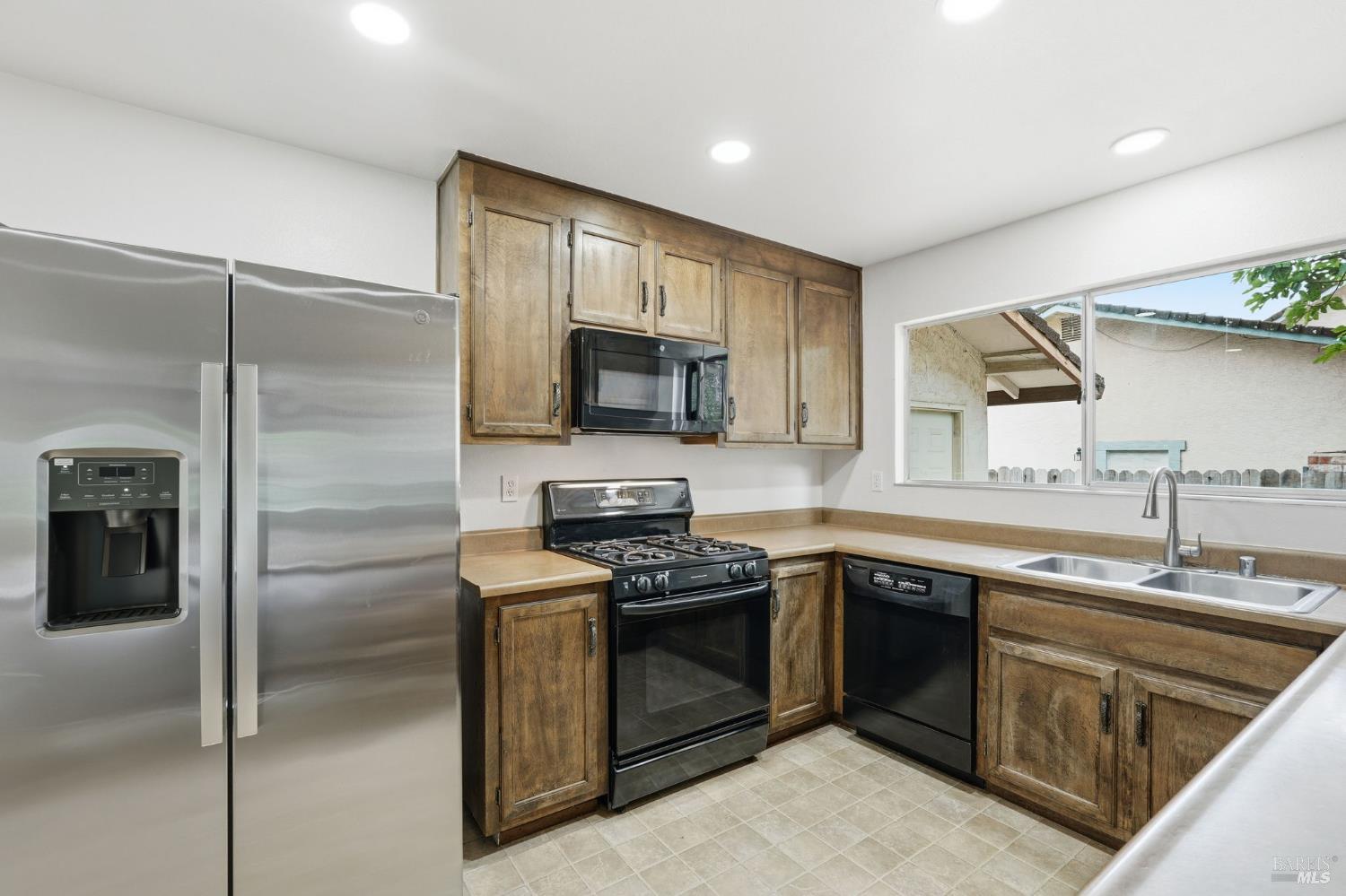 Detail Gallery Image 67 of 99 For 1913 Capitola Way, Fairfield,  CA 94534 - 4 Beds | 2 Baths