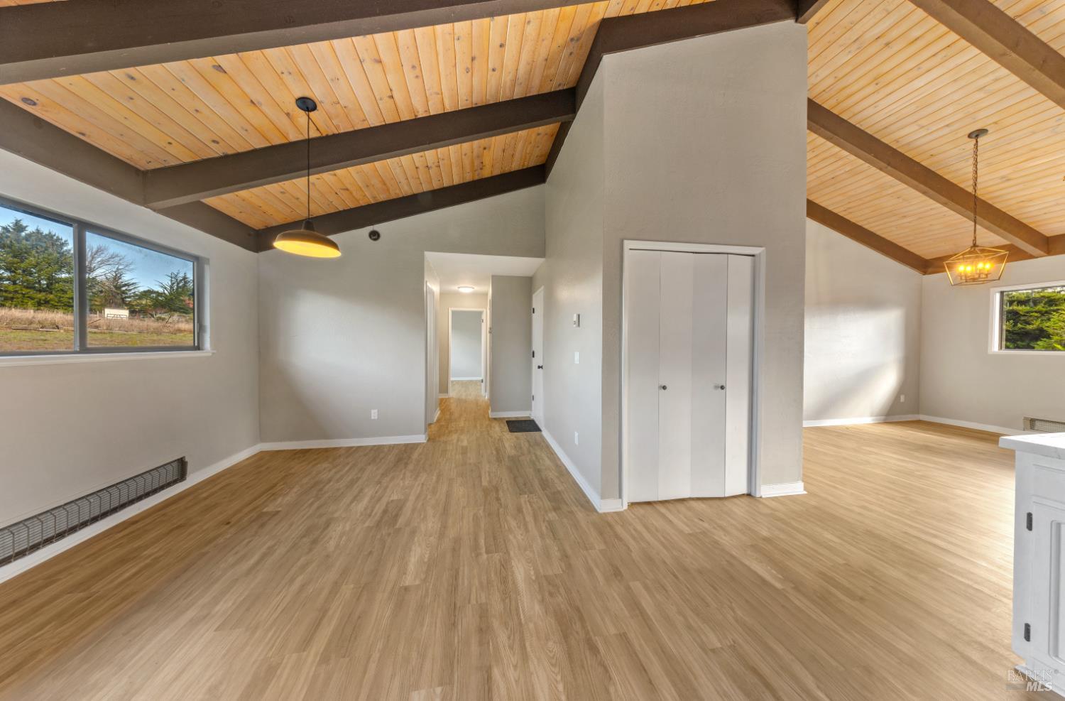 Detail Gallery Image 17 of 48 For 5 Mcdonald Ln, Point Reyes Station,  CA 94956 - 3 Beds | 2/1 Baths