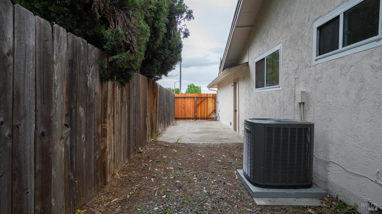 Detail Gallery Image 34 of 37 For 2869 Marigold Dr, Fairfield,  CA 94533 - 4 Beds | 2 Baths