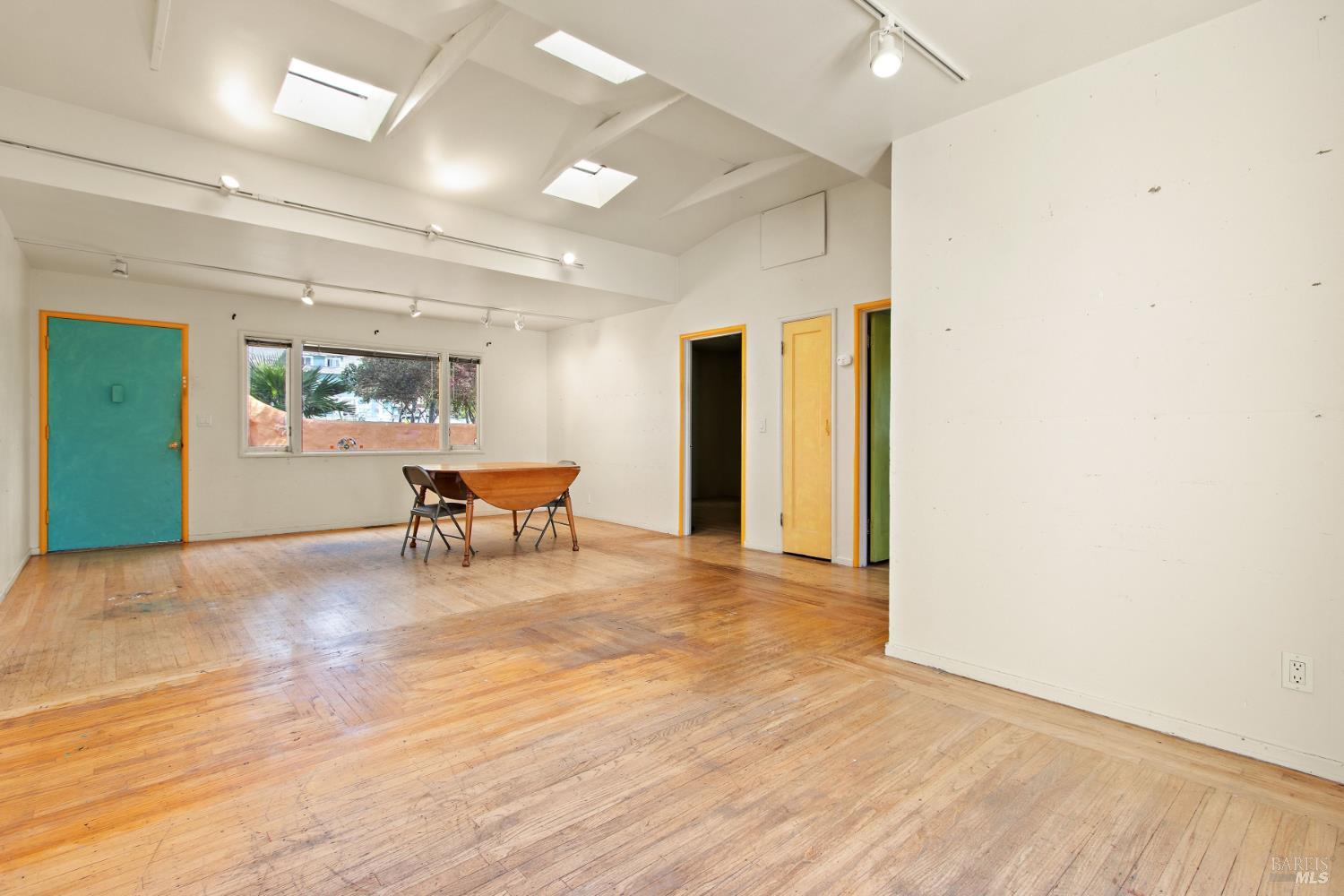 Detail Gallery Image 11 of 30 For 640 E L St, Benicia,  CA 94510 - 3 Beds | 1 Baths