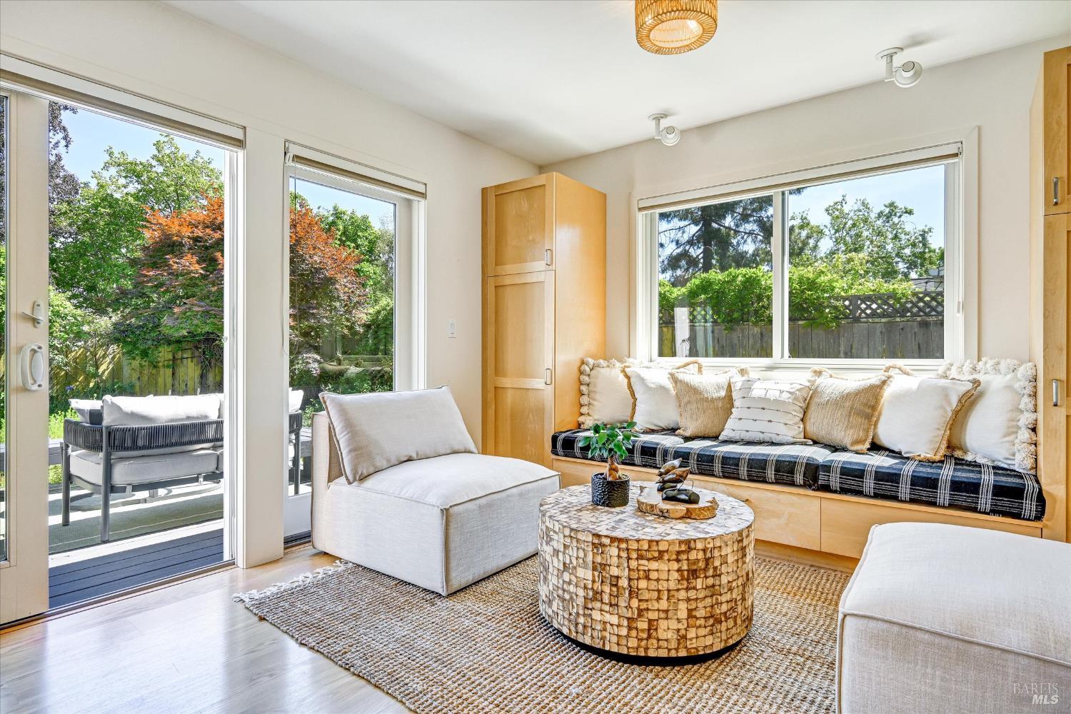 Detail Gallery Image 7 of 31 For 102 Nelson Ave, Mill Valley,  CA 94941 - 3 Beds | 2 Baths