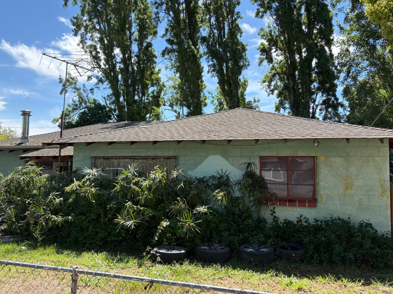 Detail Gallery Image 2 of 2 For 227 Donaldson Way, American Canyon,  CA 94503 - 3 Beds | 1 Baths