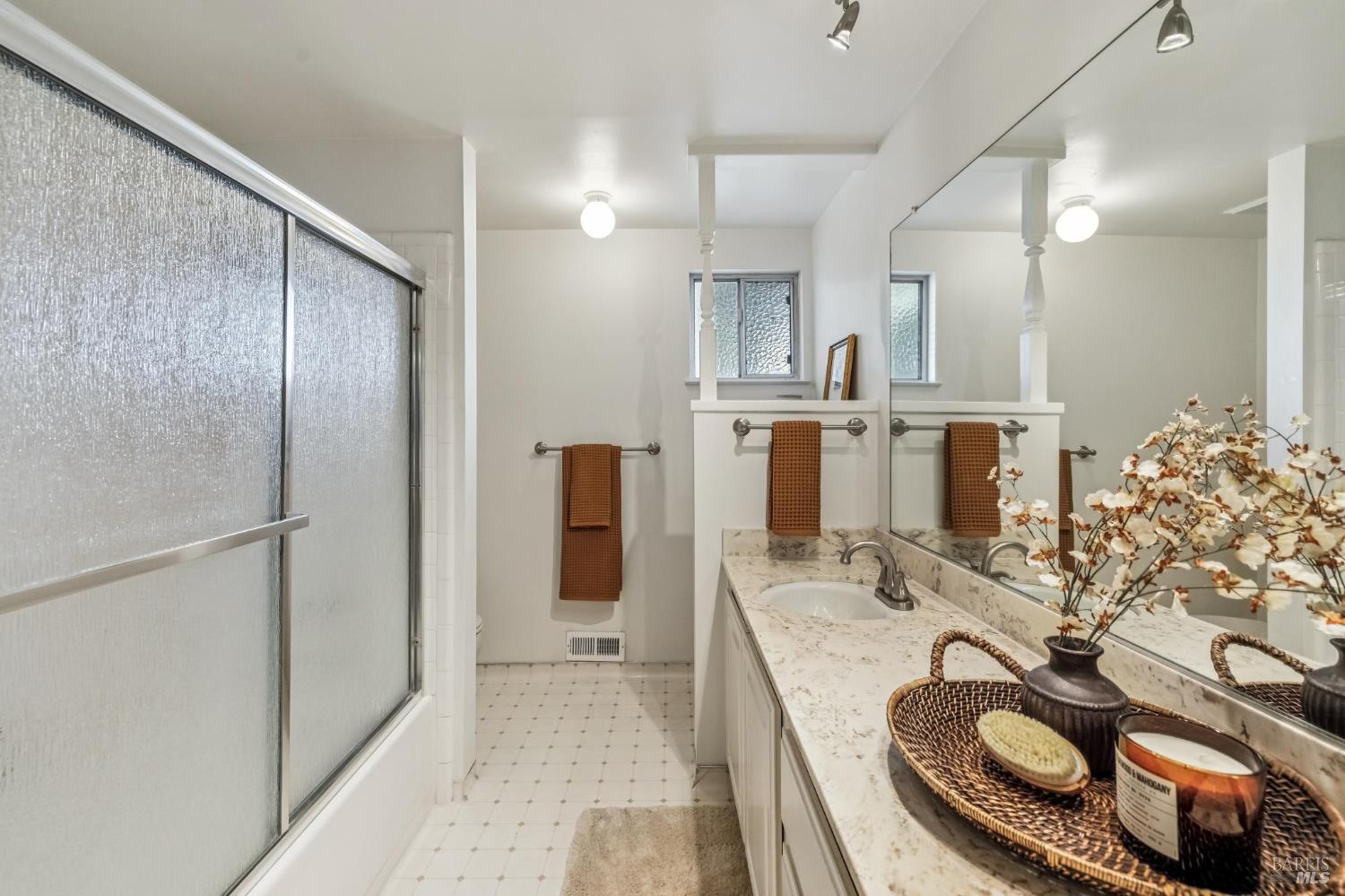 Detail Gallery Image 52 of 85 For 184 Mcnear Dr, San Rafael,  CA 94901 - 3 Beds | 2/1 Baths