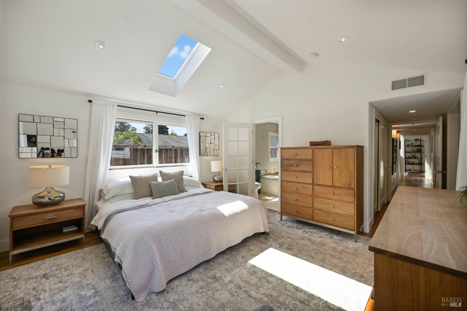 Detail Gallery Image 21 of 57 For 305 Ricardo Rd, Mill Valley,  CA 94941 - 4 Beds | 3 Baths